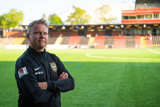 Brommapojkarnas tränare Roberth Björknesjö