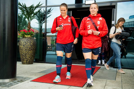 Isabell Lehn Herlovsen and Therese Sessy Åsland of Norway
