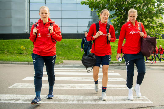 Goalkeeper Oda Maria Hove Bogstad, goalkeeper Cecilie