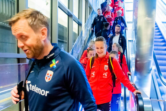 Martin Sjögren, head coach of Norway, and Caroline Graham