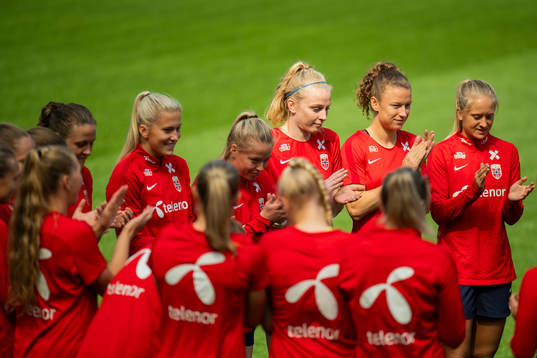 Emilie Nautnes, Therese Sessy Åsland, Ina Gausdal, Synne