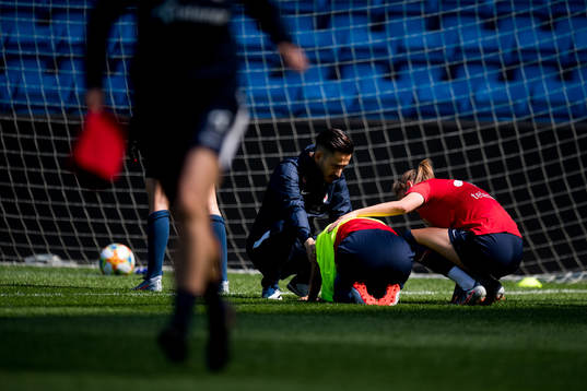 Vilde Bøe Risa with an injury