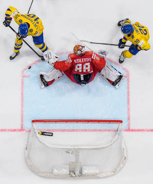 Elias Pettersson and Elias Lindholm of Sweden against