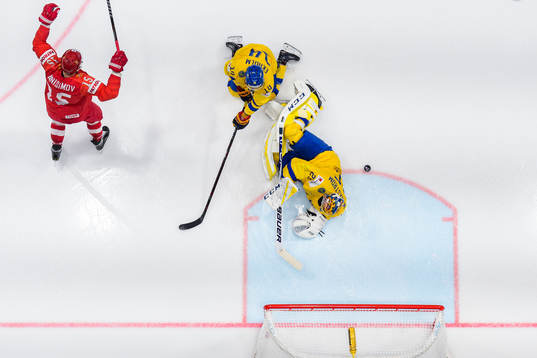 Artyom Anisimov of Russia celebrate the 1-1 goal and