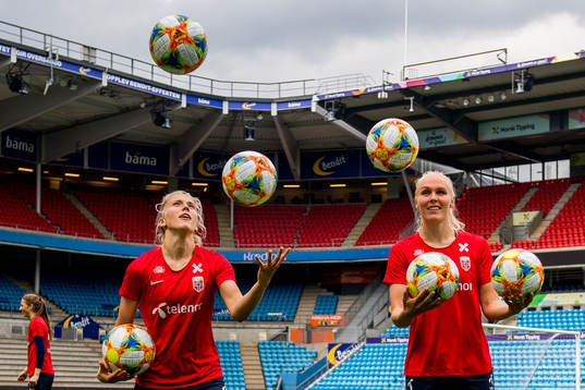 Emilie Nautnes and Maria Thorisdottir of Norway