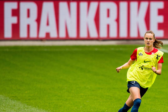 Bläddra bland fler bilder av Football, Norway, Women, training