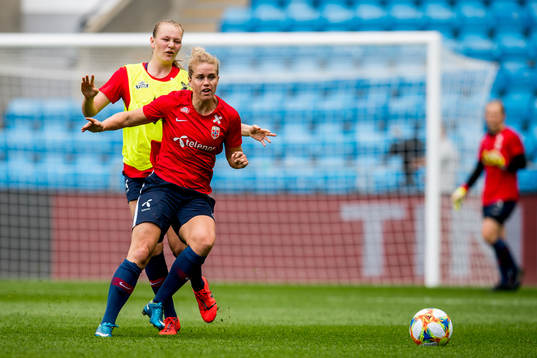 Frida Maanum and Elise Thorsnes of Norway