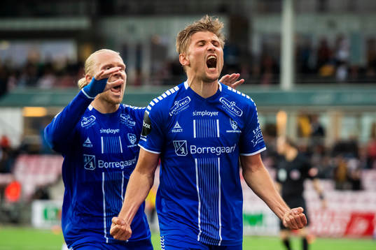 Steffen Lie Skålevik of Sarpsborg 08 celebrates with