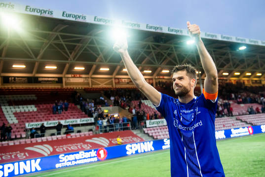 Kristoffer Zachariassen of Sarpsborg 08 celebrates