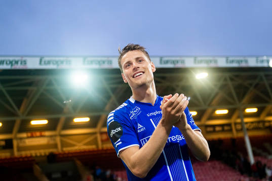 Kristoffer Zachariassen of Sarpsborg 08 celebrates