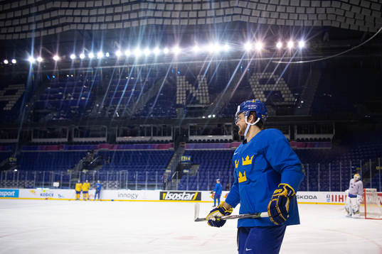 Bläddra bland fler bilder av 2019 IIHF Ice Hockey World Championship, day 13, Sweden, practice