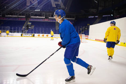 Elias Pettersson of team Sweden at a practice session