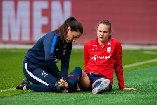 Margareta Endresen, physio, and Caroline Graham Hansen of