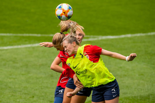 Lisa-Marie Karlseng Utland and Stine Hovland of Norway