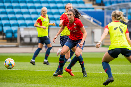 Frida Leonhardsen Maanum and Ingrid Syrstad Engen of Norway