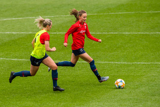 Stine Hovland and Caroline Graham Hansen of Norway