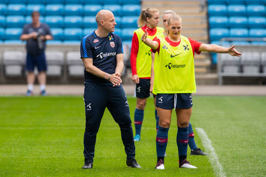 Anders Jacobson, assistant coach of Norway, and Lisa-Marie