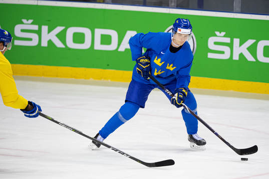 Elias Pettersson of team Sweden at a practice session