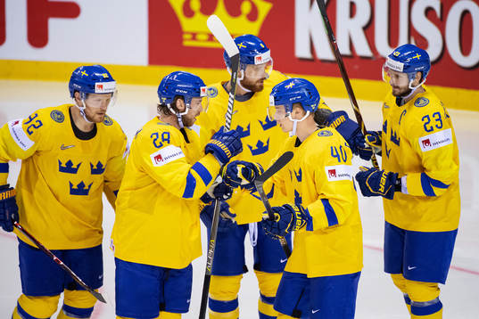 Gabriel Landeskog, Elias Lindholm, Adam Larsson, Elias