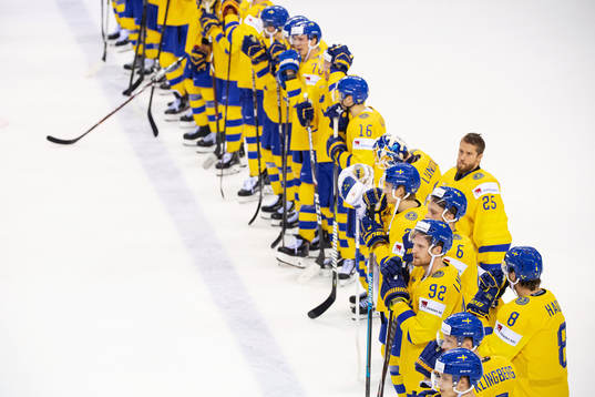 Players of Sweden looks dejected