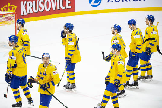 Players of Sweden looks dejected