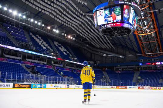 Elias Pettersson of Sweden looks dejected