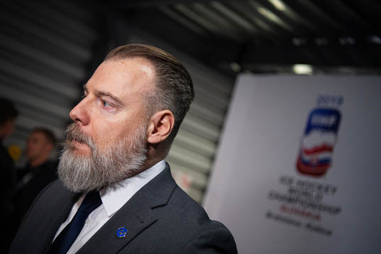 head coach Rikard Grönborg