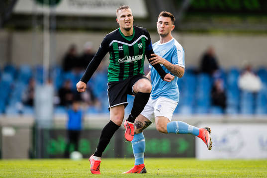 Högaborgs Marcus Krmpotic och Råås Mitch Ewertzh