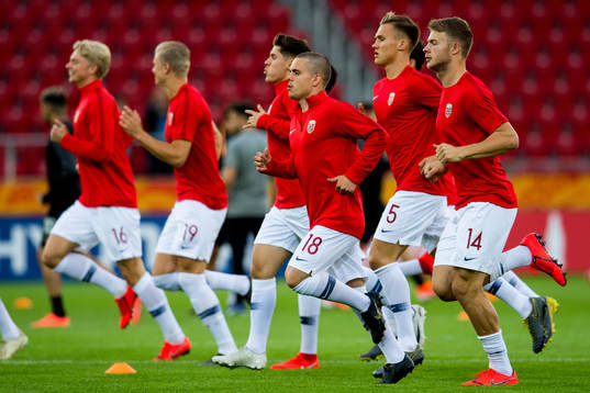 Tobias Hammer Svendsen of Norway warms up