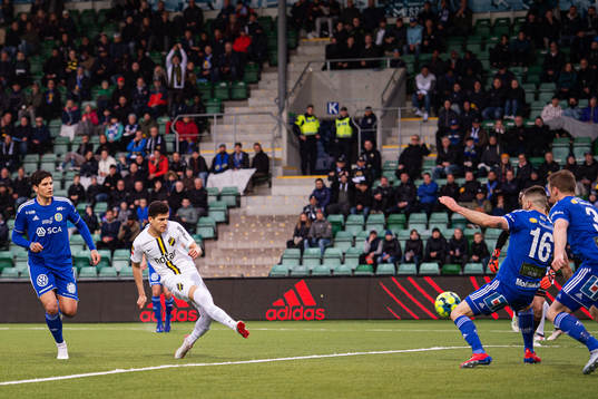 s Tarik Elyounoussi gör 0-1