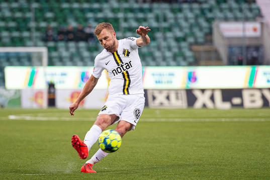 s Sebastian Larsson