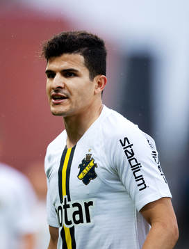 s Tarik Elyounoussi