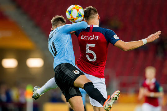 Ezequiel Busquets Sanguinetti of Uruguay and Leo Skiri