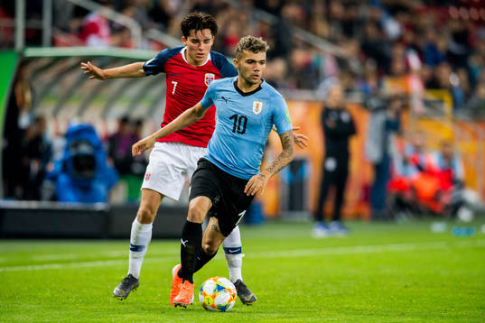 Hugo Vegard Vetlesen of Norway and Nicolás Javier