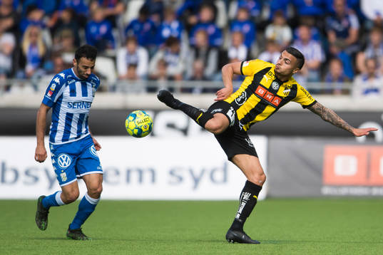 IFK Göteborgs Giorgi Kharaishvili och Häckens Ahmed Yasin