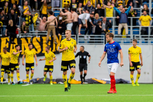Bård Finne of Vålerenga looks dejected
