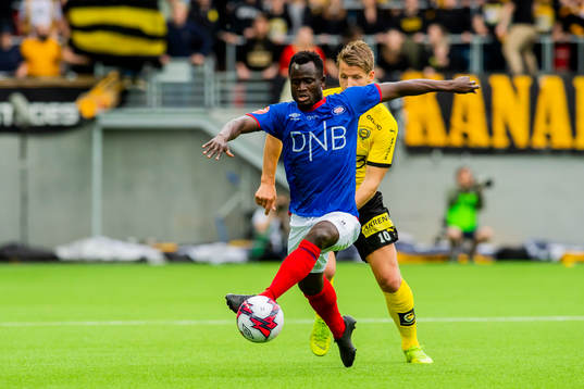 Mohammed Abu of Vålerenga and Thomas Lehne Olsen of
