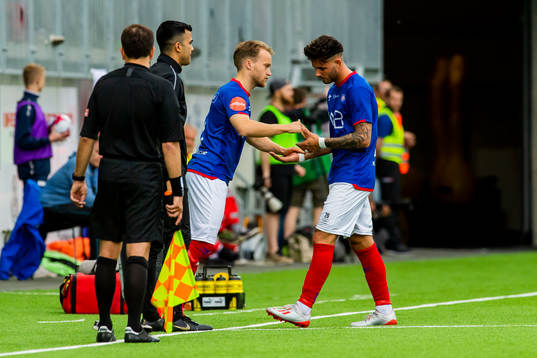 Bård Finne and Aron Leonard Dønnum of Vålerenga
