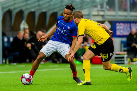 Chidera Ejuke of Vålerenga and Simen Rafn of Lillestrøm