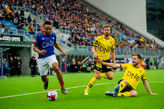 Chidera Ejuke of Vålerenga, Simen Rafn and Arnór