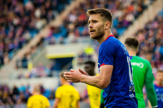 Matthías Vilhjálmsson of Vålerenga looks dejected