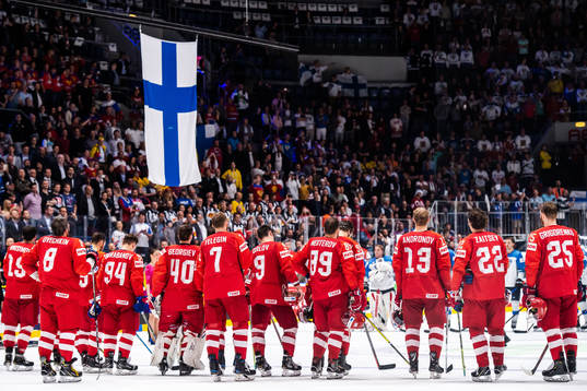 Players of Russia look dejected