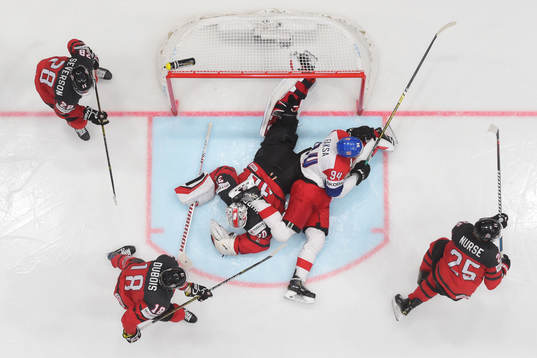 Damon Severson, Pierre-Luc Dubois, goaltender Matt Murray
