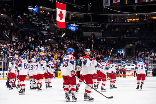 Jan Kolar of Czech Republic thank the supporters