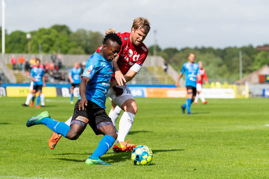 Halmstads Thomas Boakye och Degerfors Christoffer Wiktorsson