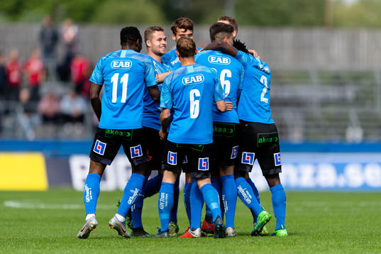 Halmstads spelare jublar