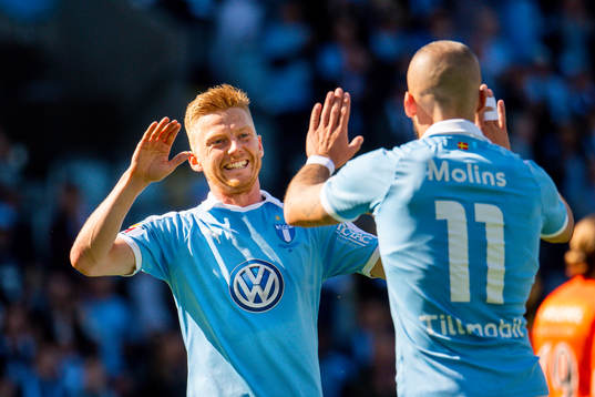 Malmö FFs Guillermo Molins jublar med Anders Christiansen