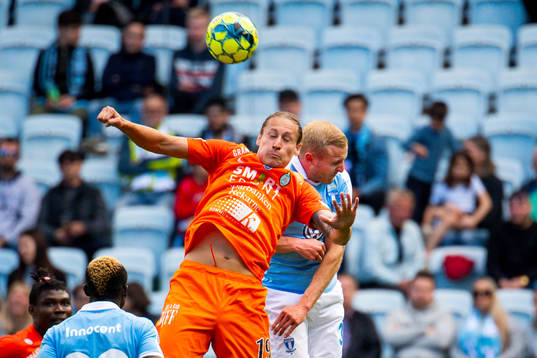 AFC Eskilstunas Felix Michel Melki och Malmö FFs Franz