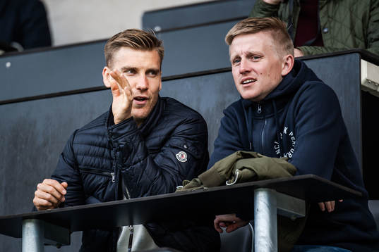 Malmö FFs Rasmus Bengtsson på läktaren