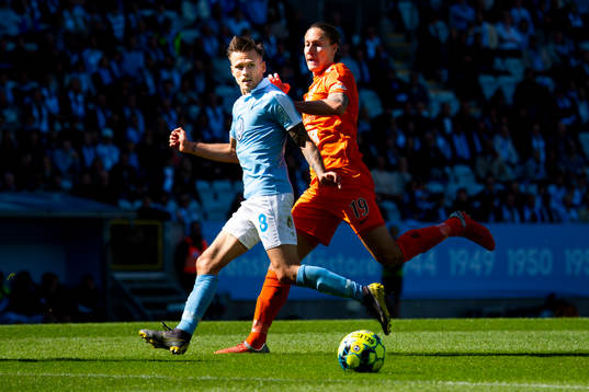Malmö FFs Arnór Traustason och AFC Eskilstunas Felix